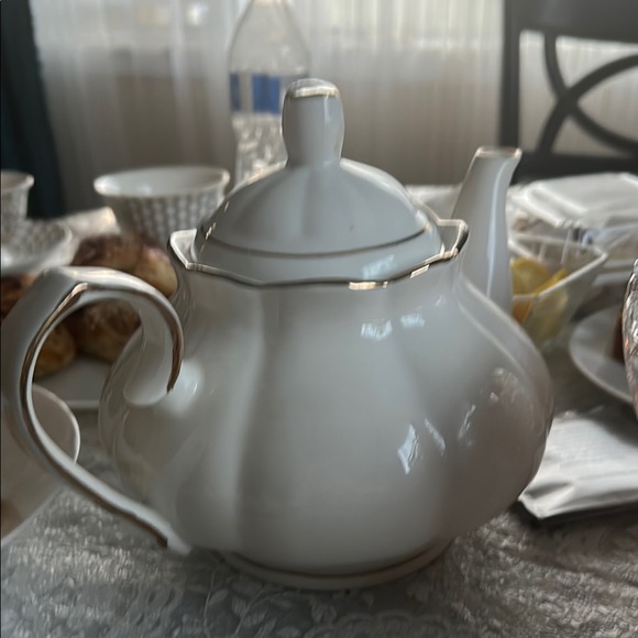 Elegant White Teapot with Gold Trim